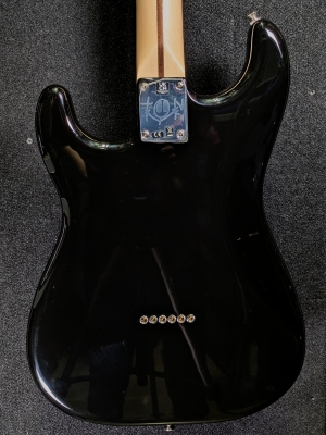 Fender - Tom Delonge Strat RW - BLK 5